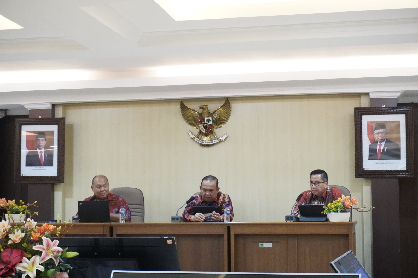 Kepala Bappedalitbang Prov. Kalteng paparkan Evaluasi Raperda Tentang RPJPD Provinsi Kalimantan Tengah Tahun 2025- 2045